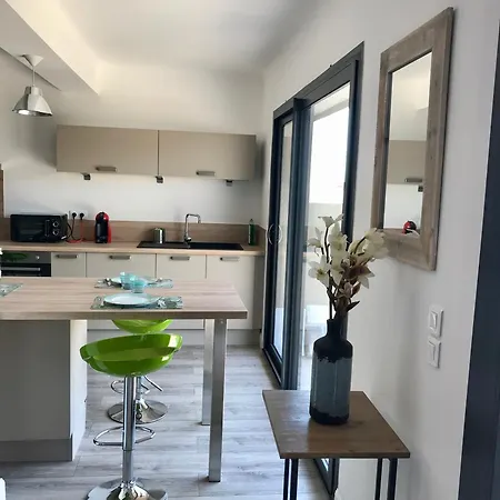 Apartment Neuf Renove Dans Maison A 100 M De La Exceptionnelle Vue *